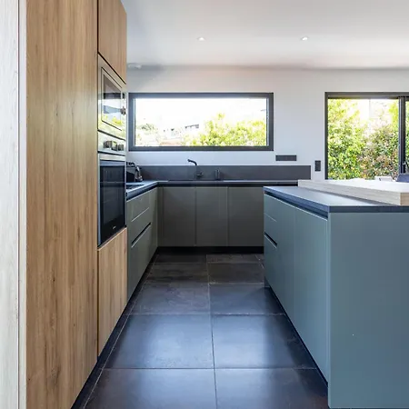 Kalinas Corse 4 Etoiles サリ・ソランザラ