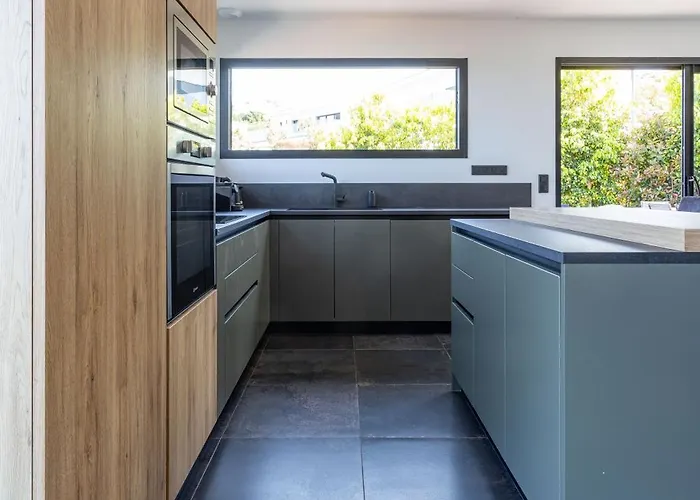 Kalinas Corse 4 Etoiles 萨里索伦札拉